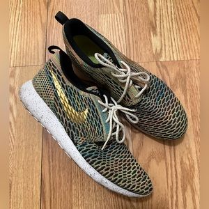 used size 11 Nike Roshe Run